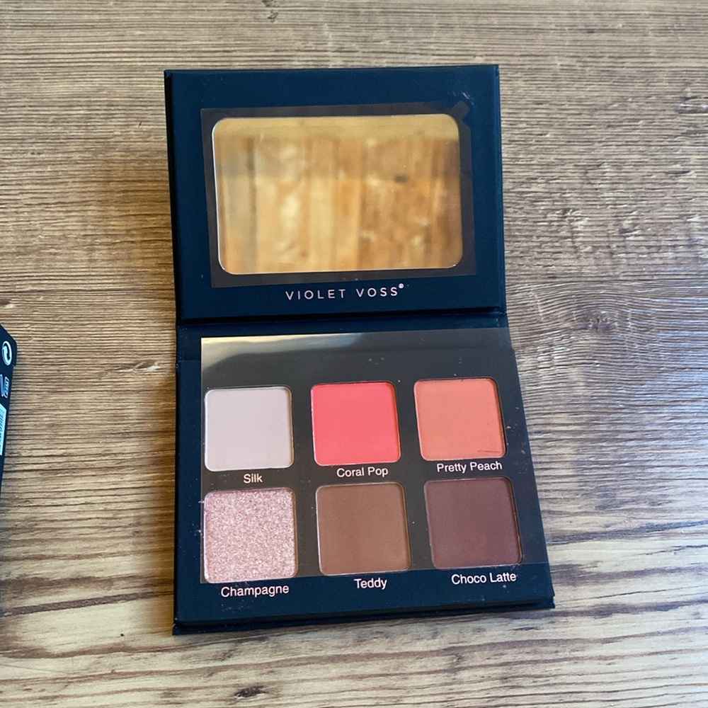 NEW Violet Voss 6 Color Eye Shadow and Pressed Pigment Palette